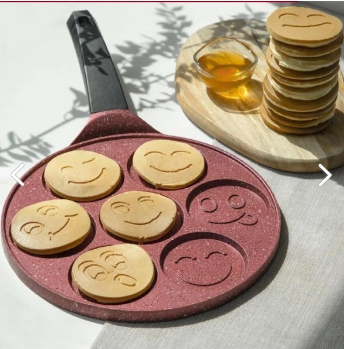 Nehir Emojili 7 Bölüm Plastik Saplı Demir Döküm 27 cm pankek Tava Rose Gold