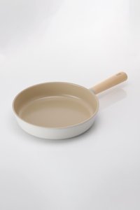 Neoflam Fika Ahşap Saplı Alüminyum 26 cm Düz Tava Bej