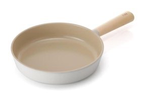 Primanova Fika Plastik Saplı Döküm 24 cm Düz Tava Bej