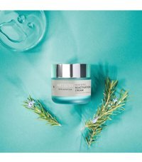 Artistry Skin Nutrition Nemlendirici Doğal Tüm Ciltler Anti-Aging, Kırışıklık Giderici Yüz Krem 50 ml