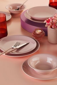 Kütahya Porselen Ikram Dünyası 24 Parça Hera Pearl Pembe Yemek Seti