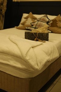Tly Home Textiles Pamuk Kışlık 200 x 220 cm Lastikli Peluş Çift Kişilik Nevresim Takımı Ekru