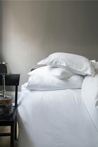 İssimo Home Saten Dört Mevsim 200 x 220 cm Desenli Çift Kişilik Nevresim Takımı Beyaz