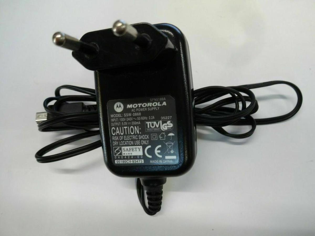 Motorola Ssw-0868 Universal Mini USB Kablolu 5 W Şarj Aleti Siyah