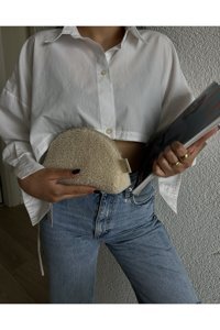 Qeyzi Bej Düz Peluş Üçgen Makyaj Çantası