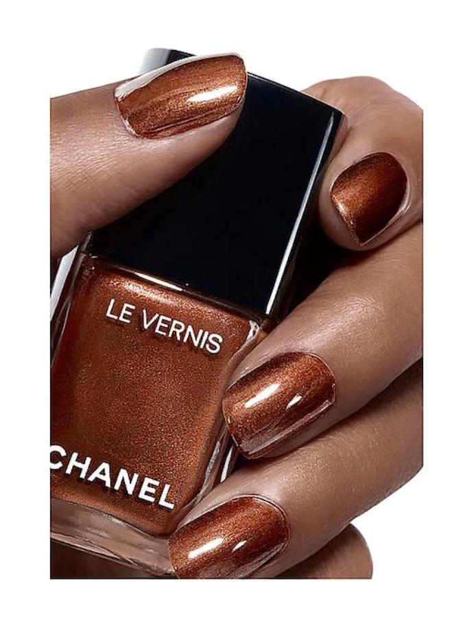 Chanel 899 Solar Kahverengi Simli Oje