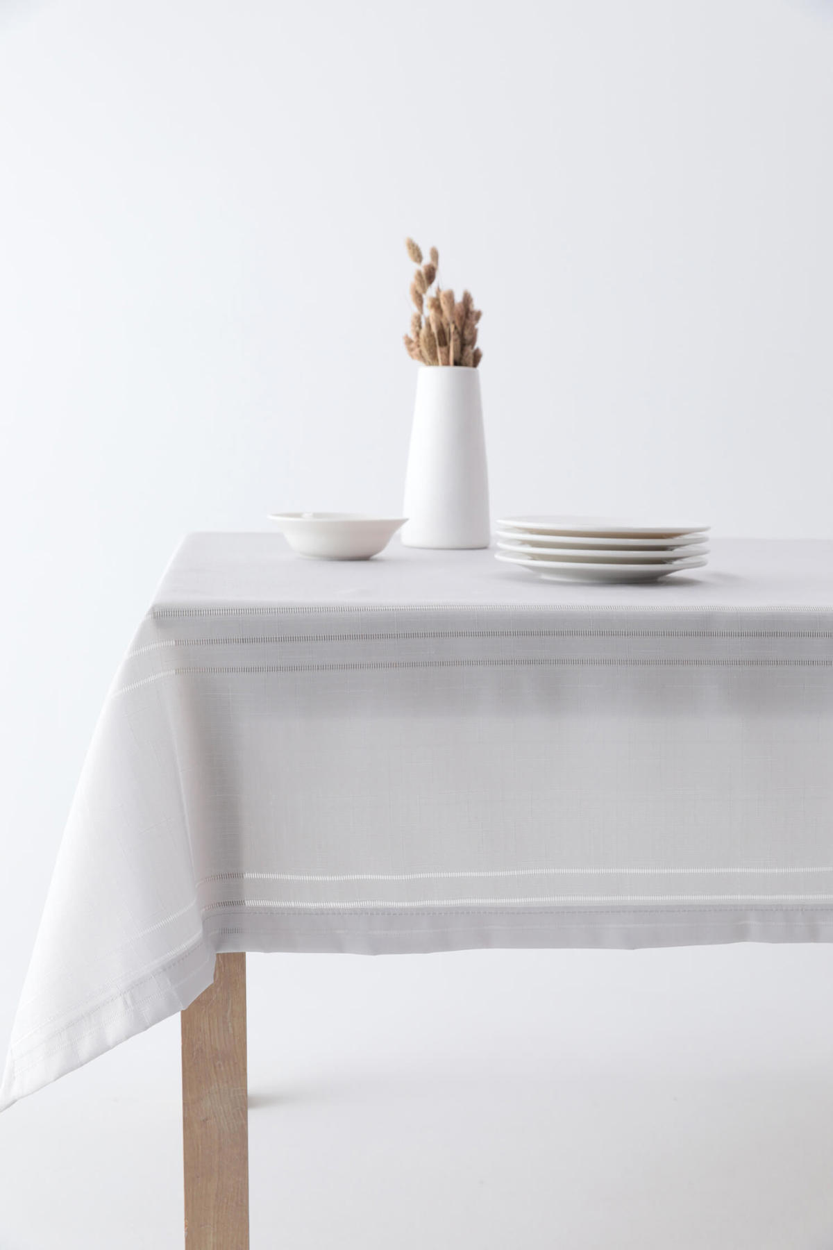 Favora Polyester 160 x 220 cm Dertsiz Dikdörtgen Masa Örtüsü Gri