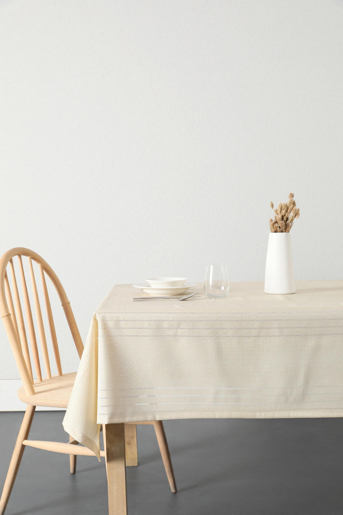 Favora Polyester 160 x 220 cm Dertsiz Dikdörtgen Masa Örtüsü Bej