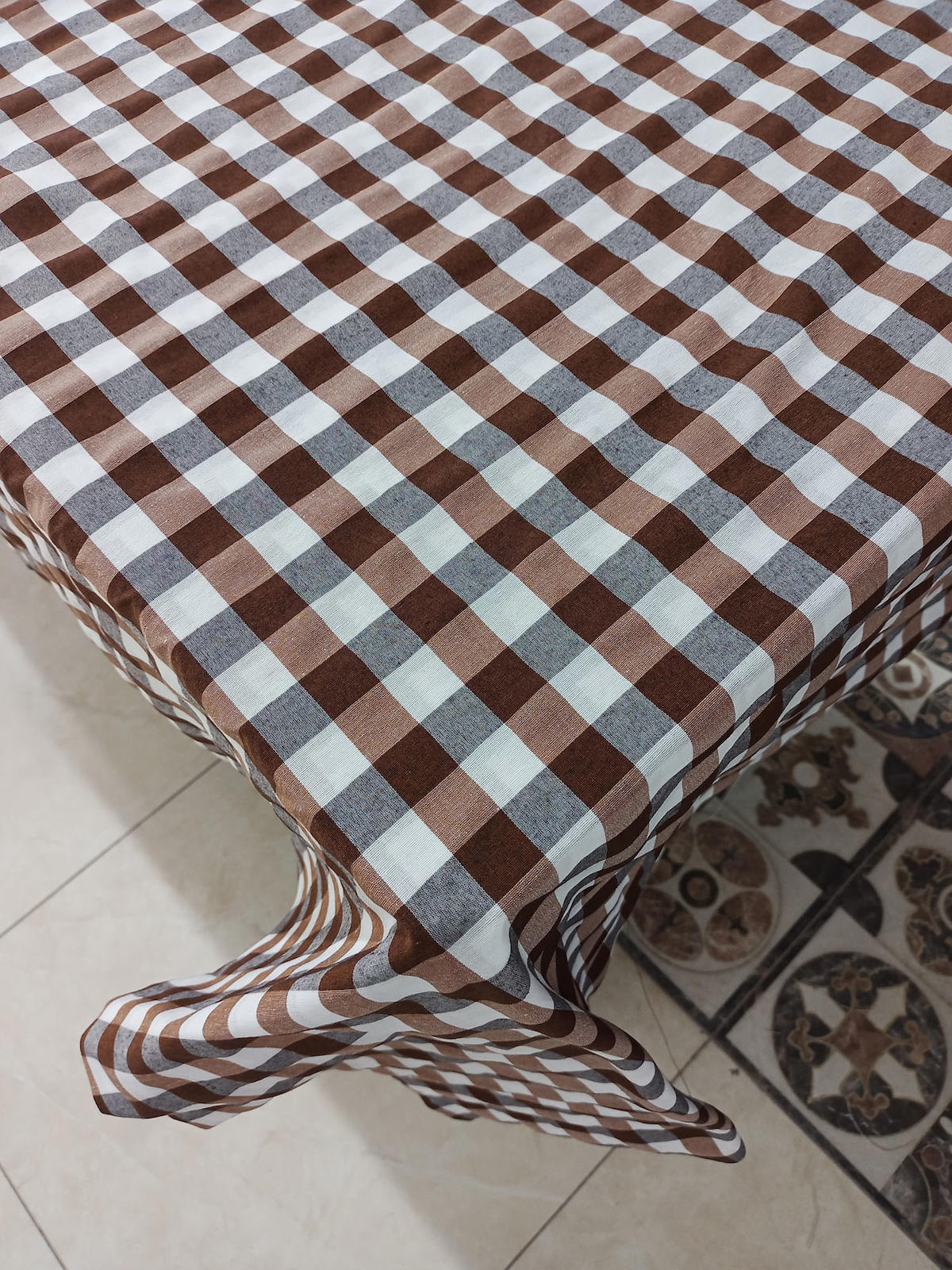 Ateşler Manifatura Pamuk 150 x 220 cm Dertsiz Dikdörtgen Masa Örtüsü Kahverengi