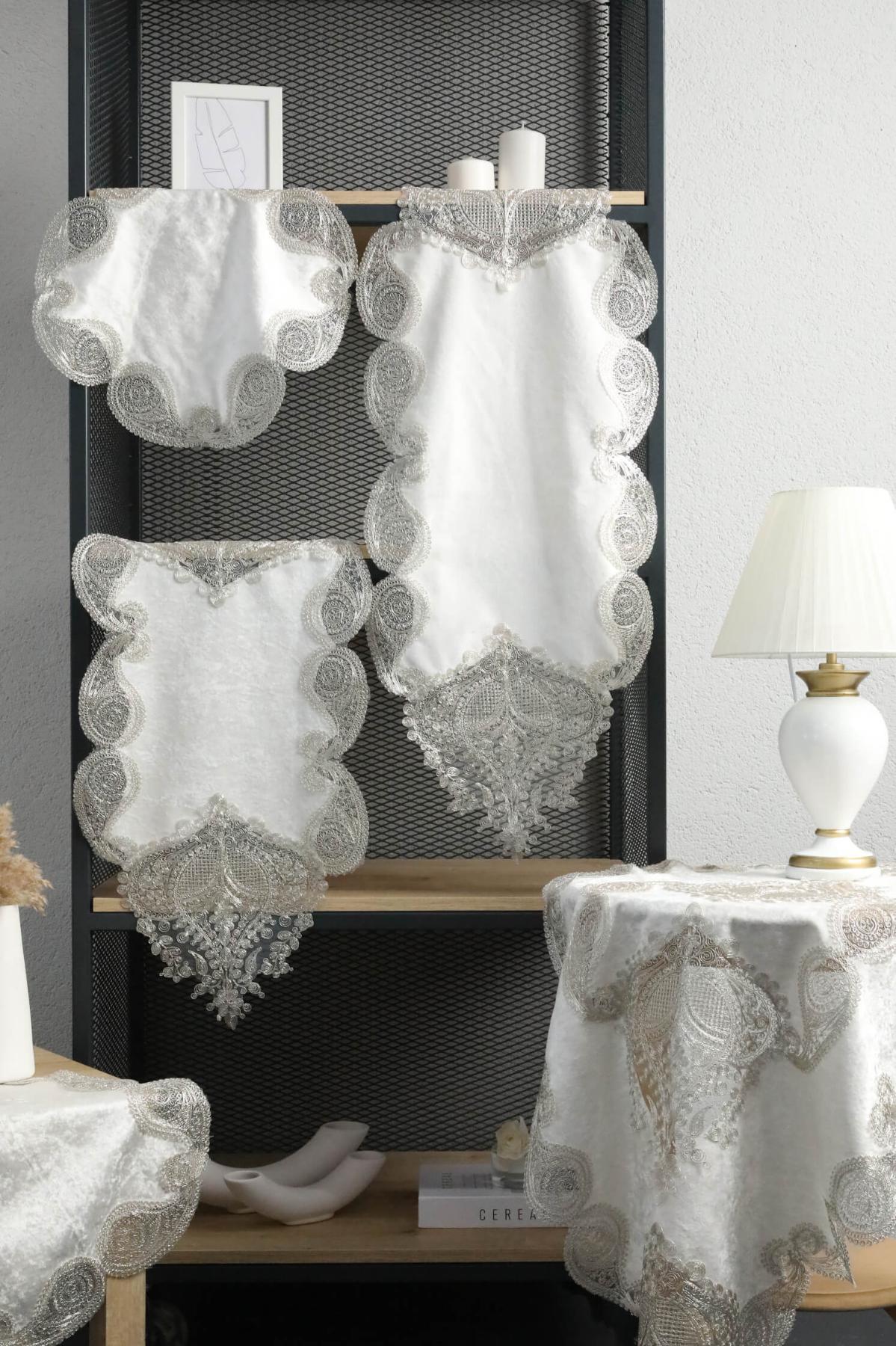 Favora Kadife 76 x 135 cm Dikdörtgen Masa Örtüsü Gümüş