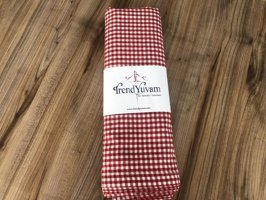 Trendyuvam Ev Tekstili Pamuk-Polyester 160 x 220 cm Dertsiz Kare Masa Örtüsü Kırmızı