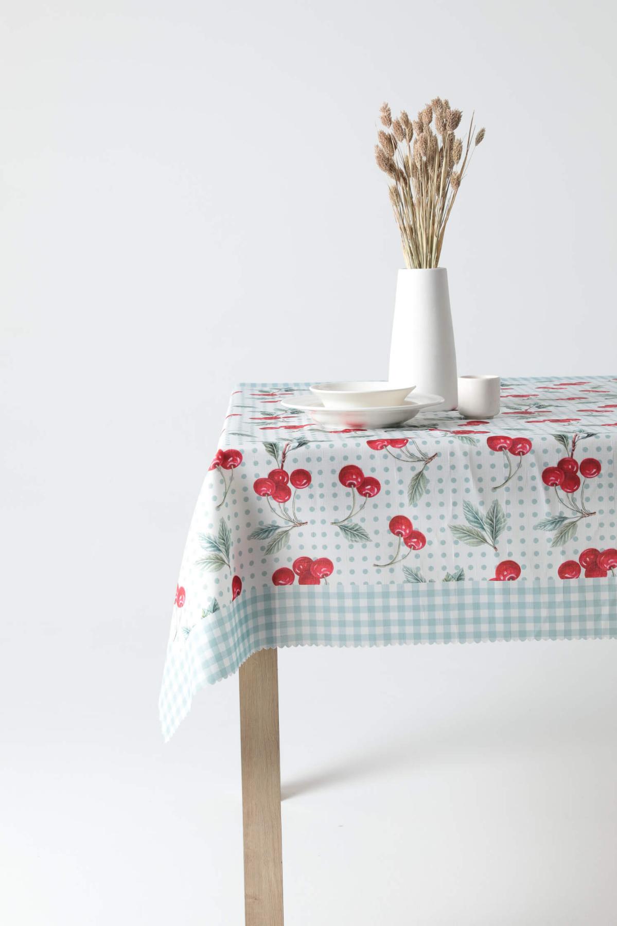 Favora Polyester 152 x 220 cm Dertsiz Dikdörtgen Masa Örtüsü Turkuaz