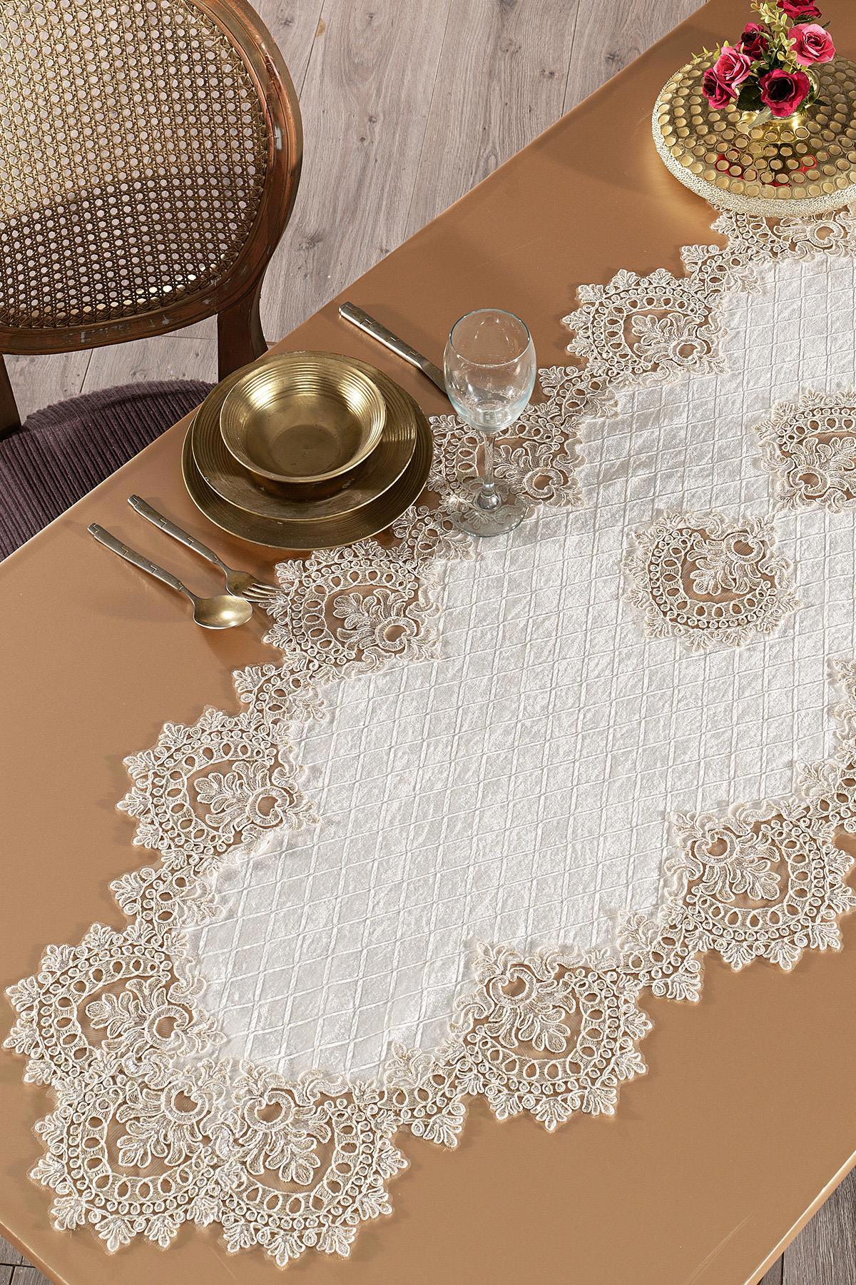 Evlen Home Kadife 60 x 90 cm Dertsiz Oval Masa Örtüsü Krem