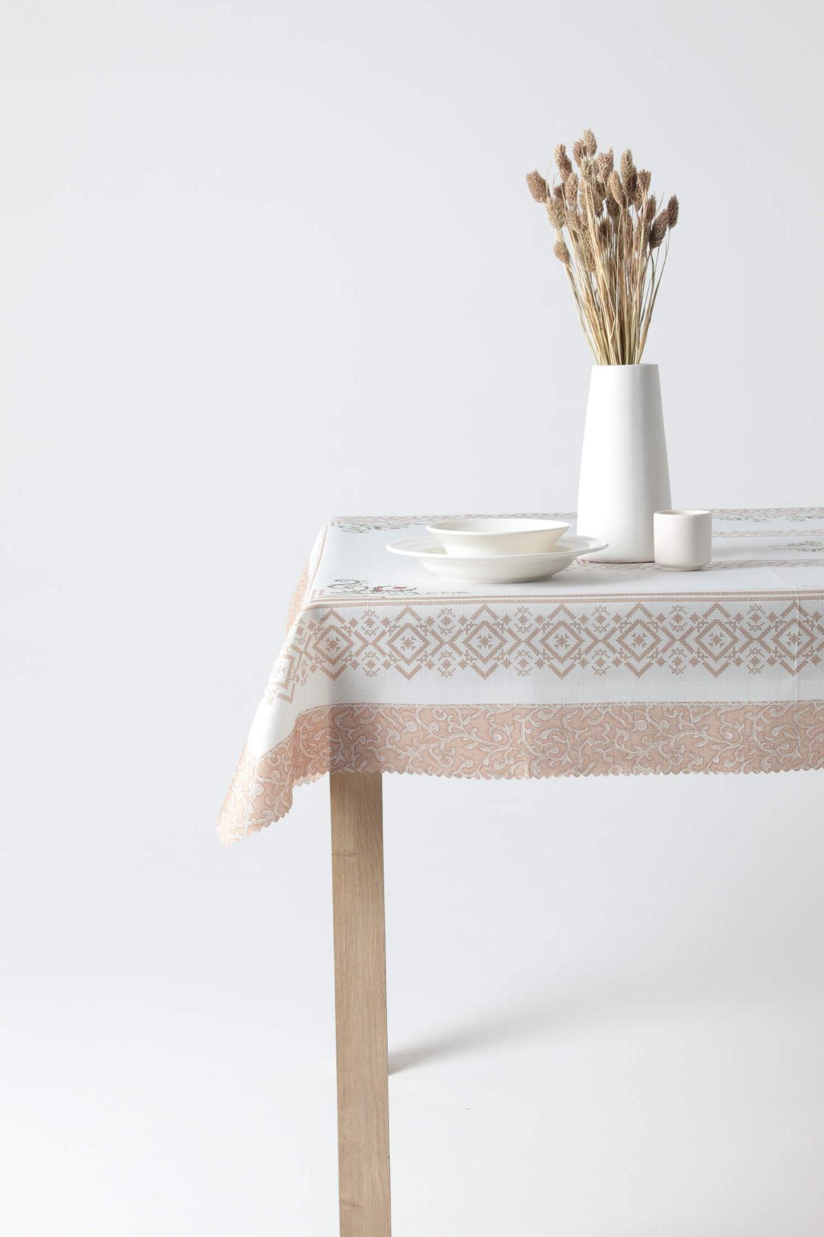 Favora Polyester 152 x 220 cm Dertsiz Dikdörtgen Masa Örtüsü Vizon