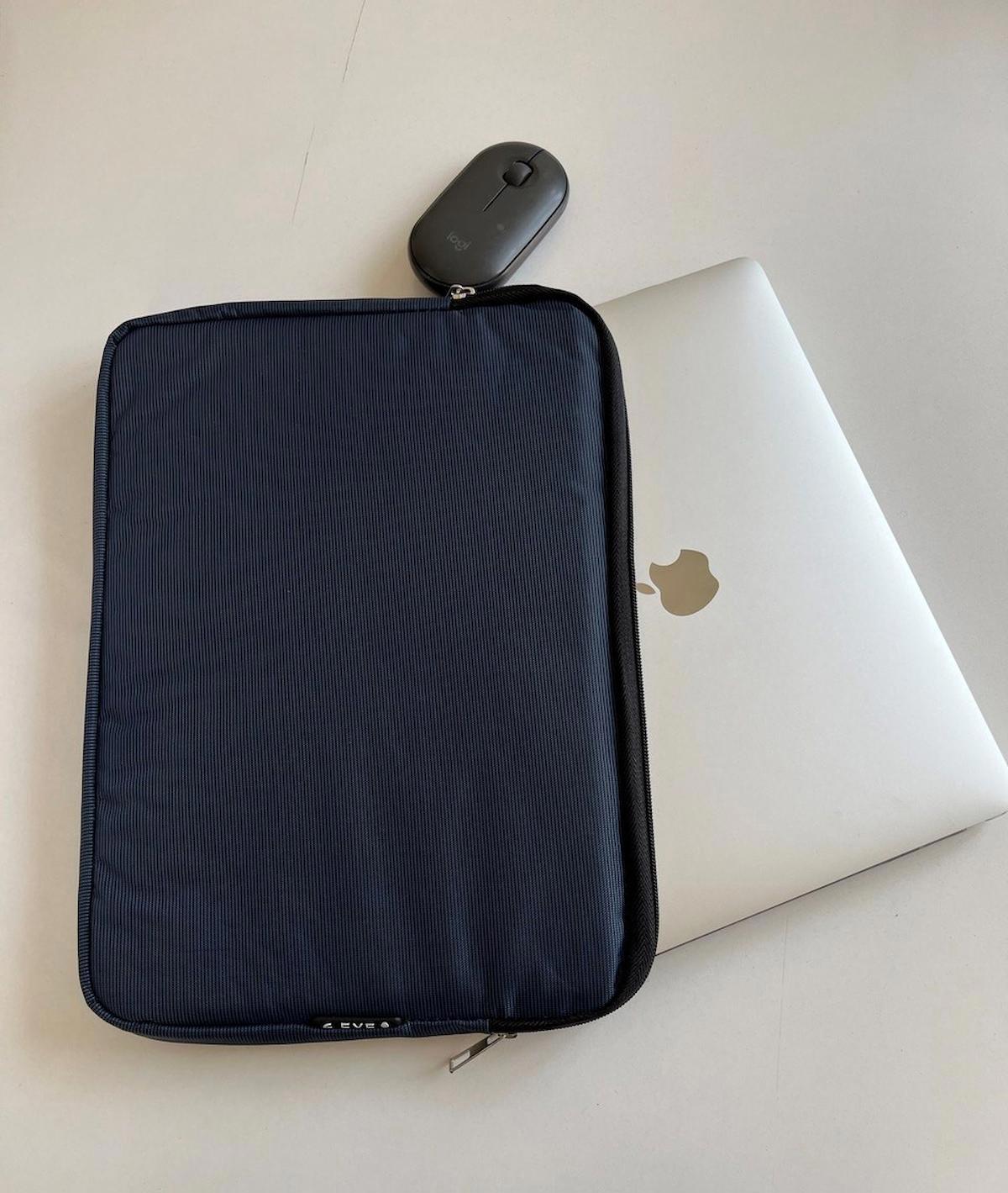 Eye EVA Su Geçirmez Laptop El Çantası Lacivert