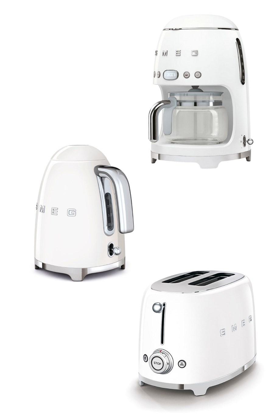 Smeg Çelik 1.4 lt 1050 W Retro Beyaz Kettle