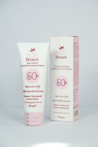Sun Brown Renkli 50 Faktör Tüm Ciltler İçin Nemlendirici Kapatıcılı Suya Dayanıklı Yüz ve Vücut Güneş Kremi 75 ml
