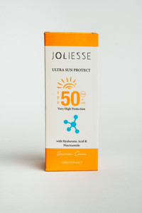La Joliesse 50 Faktör Tüm Ciltler İçin Nemlendirici Suya Dayanıklı Yüz Güneş Kremi 100 ml