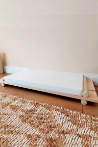 Alyones Ayaklı Tek Fonksiyonlu 63x39x4 cm Minder Kedi Yatağı Beyaz