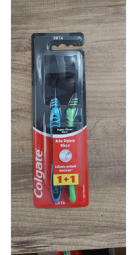 Colgate Orta Manuel Diş Fırçası Çok Renkli