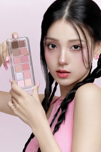 Clio 04 Pink Pairing Toz Simli Işıltılı Matlı Far Paleti