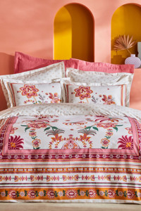 Karaca Home Rebecca Pamuklu 4 Mevsim 200 x 220 cm Çarşaflı Desenli Çift Kişilik Nevresim Takımı Fuşya