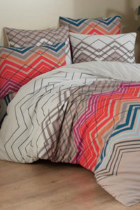 Çeyiz Diyarı Jessia Pamuklu 4 Mevsim 200 x 220 cm Çarşaflı Desenli Çift Kişilik Nevresim Takımı Çok Renkli