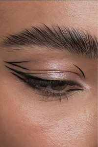 Ronassi No:01 Suya Dayanıklı Mat Pastel Siyah Likit Eyeliner