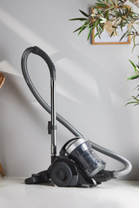 Homend Hurriclean 1231H 800 W Hepa Filtreli 1.5 lt Kapasiteli Toz Torbasız Süpürge Siyah