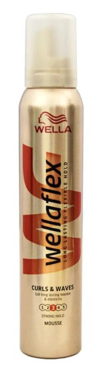 Wella Wellaflex Kıvırcık Saçlar İçin Şekillendirici Hacim Veren Saç Köpüğü 200 ml