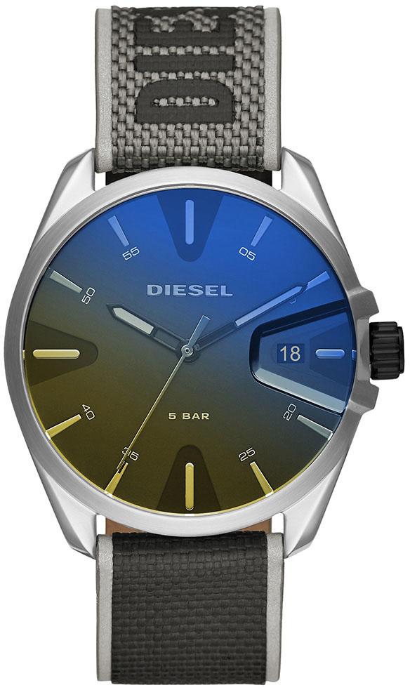 Diesel DZ1902 Takvimli 44 mm Gri Silikon Kordon Analog Erkek Kol Saati