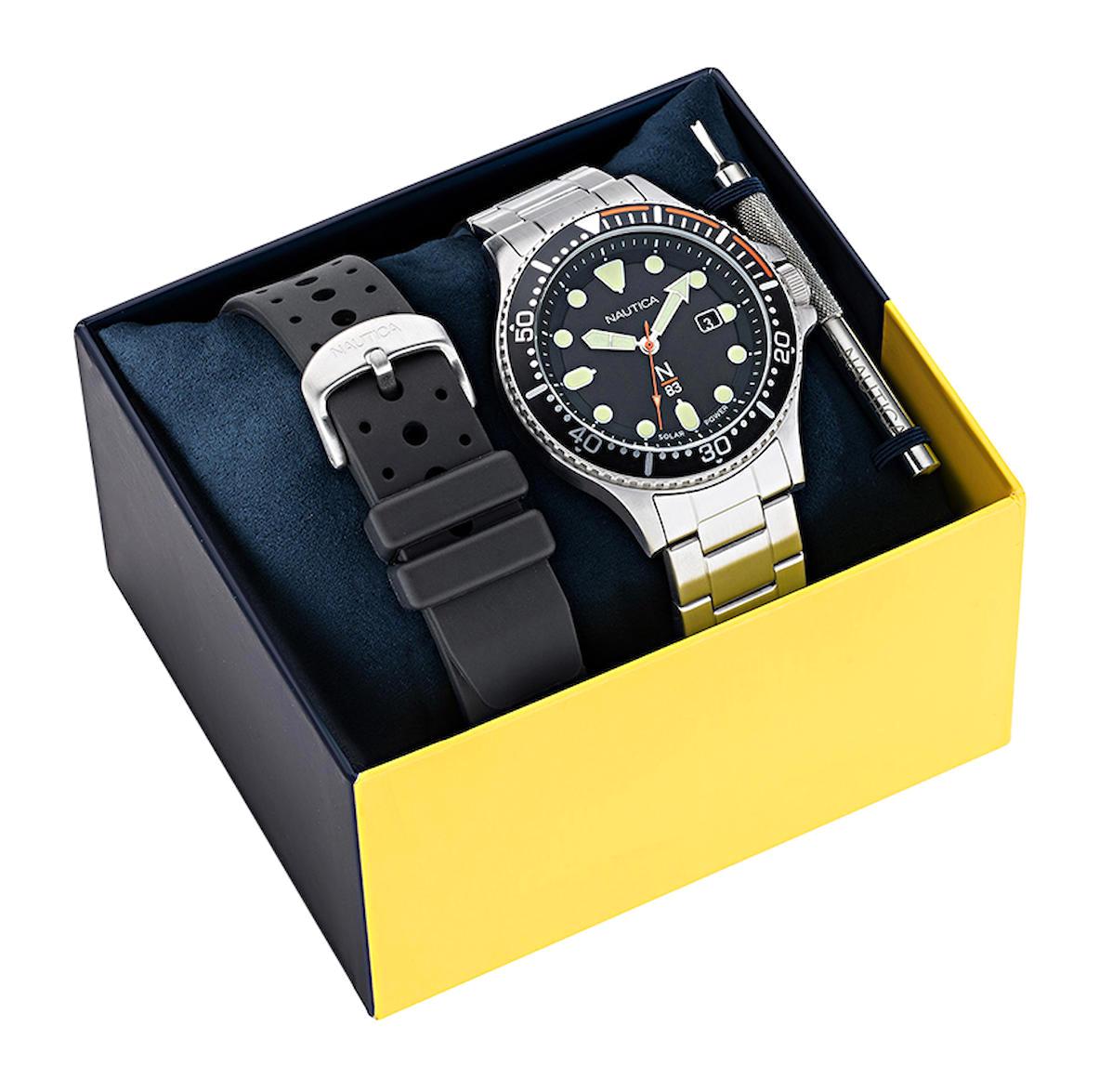 Nautica NAPCBS307 Takvimli 43 mm Gri-Siyah Çelik Kordon Analog Erkek Kol Saati