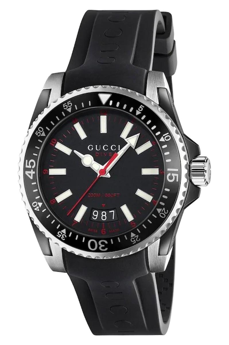 Gucci YA136303 Takvimli 40 mm Siyah Silikon Kordon Analog Erkek Kol Saati