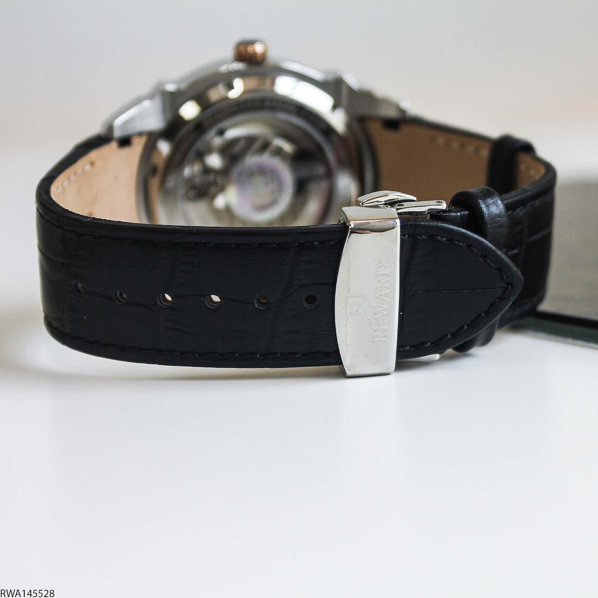 Reward RWA145528 Takvimli 45 mm Siyah Deri Kordon Analog Erkek Kol Saati