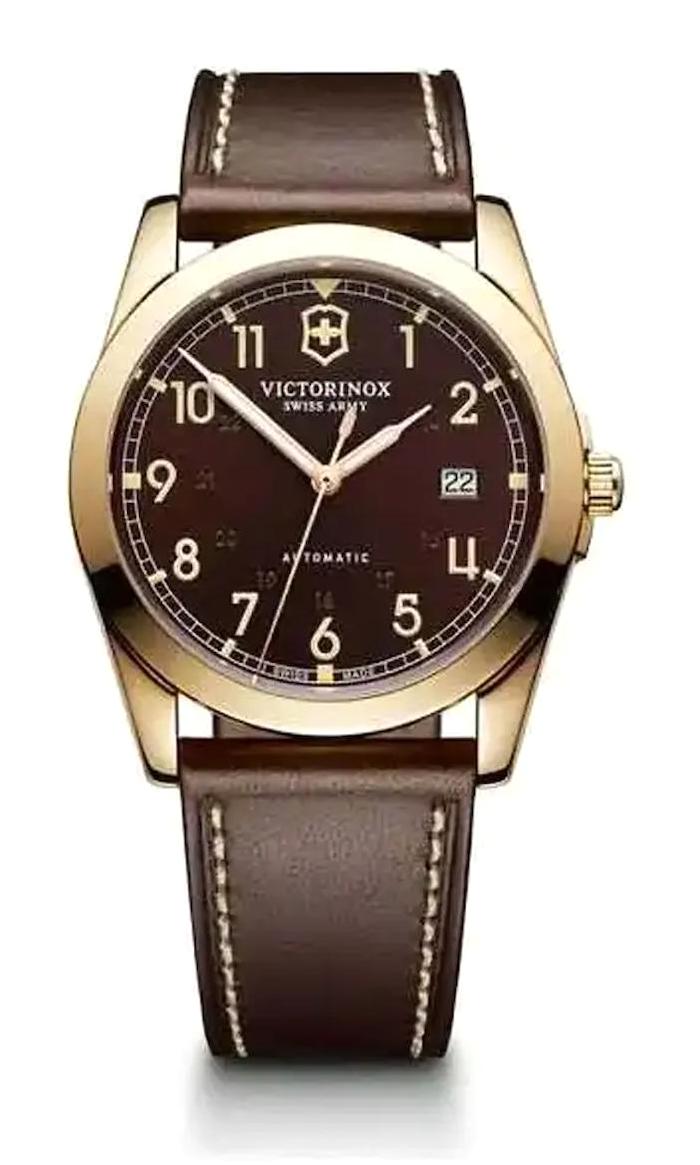 Victorinox Swiss Army 241646 Pusulalı Takvimli 40 mm Kahverengi Deri Kordon Analog Kol Saati