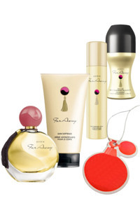 Avon Far Away 5 Parça Kadın Parfüm Deodorant Seti EDP + İpli Oto Kokusu