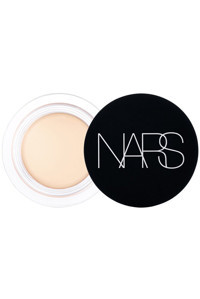 Nars Soft Matte Complete Light 1 Chantilly Nemlendiricili Göz Altı ve Yüz Krem Pot Kapatıcı