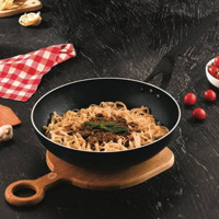 Evren Profesyonel Bakalit Saplı Alüminyum 30 cm Wok Tava Siyah