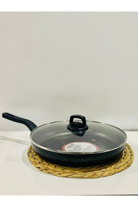 Cookcase Kapaklı Plastik Saplı 32 cm Düz Tava Siyah