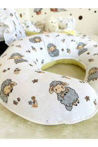 Babynest Kuzu Desen Elyaf Sırt Destekli Yıkanabilir Sarı Emzirme Yastığı