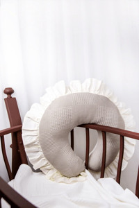 Babynest Fırfırlı Elyaf Sırt Destekli Yıkanabilir Taş Emzirme Yastığı