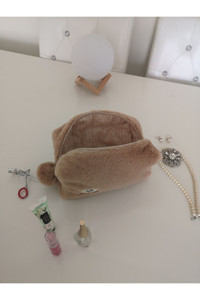 M&B Kahverengi Düz Peluş Büyük Boy Makyaj Çantası