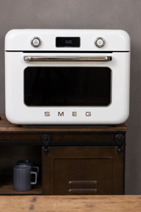 Smeg 50’s Style Izgaralı Dijital Retro Fanlı Mini Fırın Beyaz