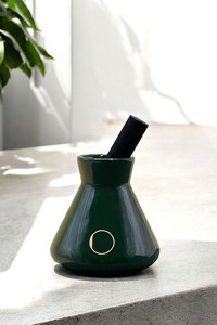 Ojijo London Yeşil Renk Seramik Pot Çubuklu Amber Çiçeği Oda Kokusu 200 ml