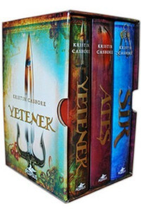 Pegasus Yayınları Yedi Krallık Üçlemesi Kutulu Özel Set Ciltli 3 Kitap & Kristin Cashore