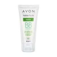 Avon Nutra Effects Matte 5In1 Yağlı Ciltler İçin Su Bazlı Işıltılı BB Krem Açık Ton
