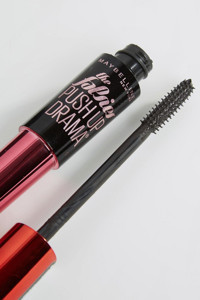 Maybelline New York The Falsies Push Up Hacim Veren Siyah Maskara