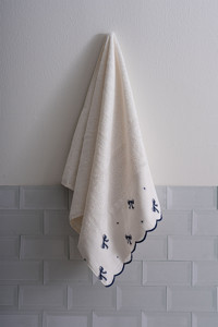 Nazik Home Serena Fiyonk Nakışlı Banyo Havlusu (90 x 150 cm)