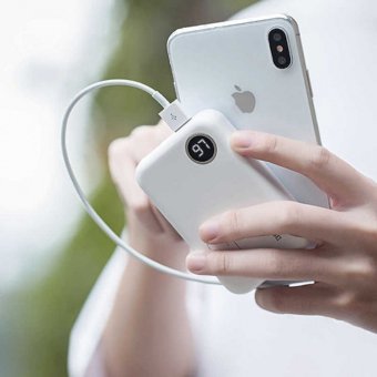 Benks PB10 10000 mAh Hızlı Şarj Dijital Göstergeli USB & Type C Çoklu Kablolu Powerbank Beyaz