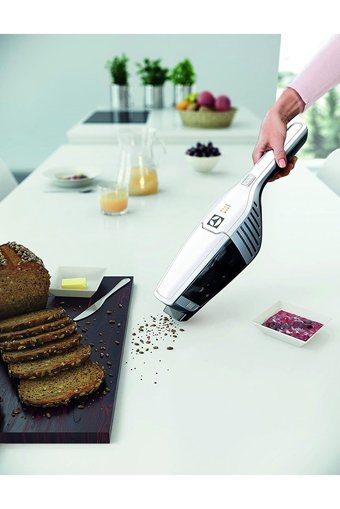 Electrolux EERC72EB Kuru Kablosuz Şarjlı Siyah Dikey Süpürge
